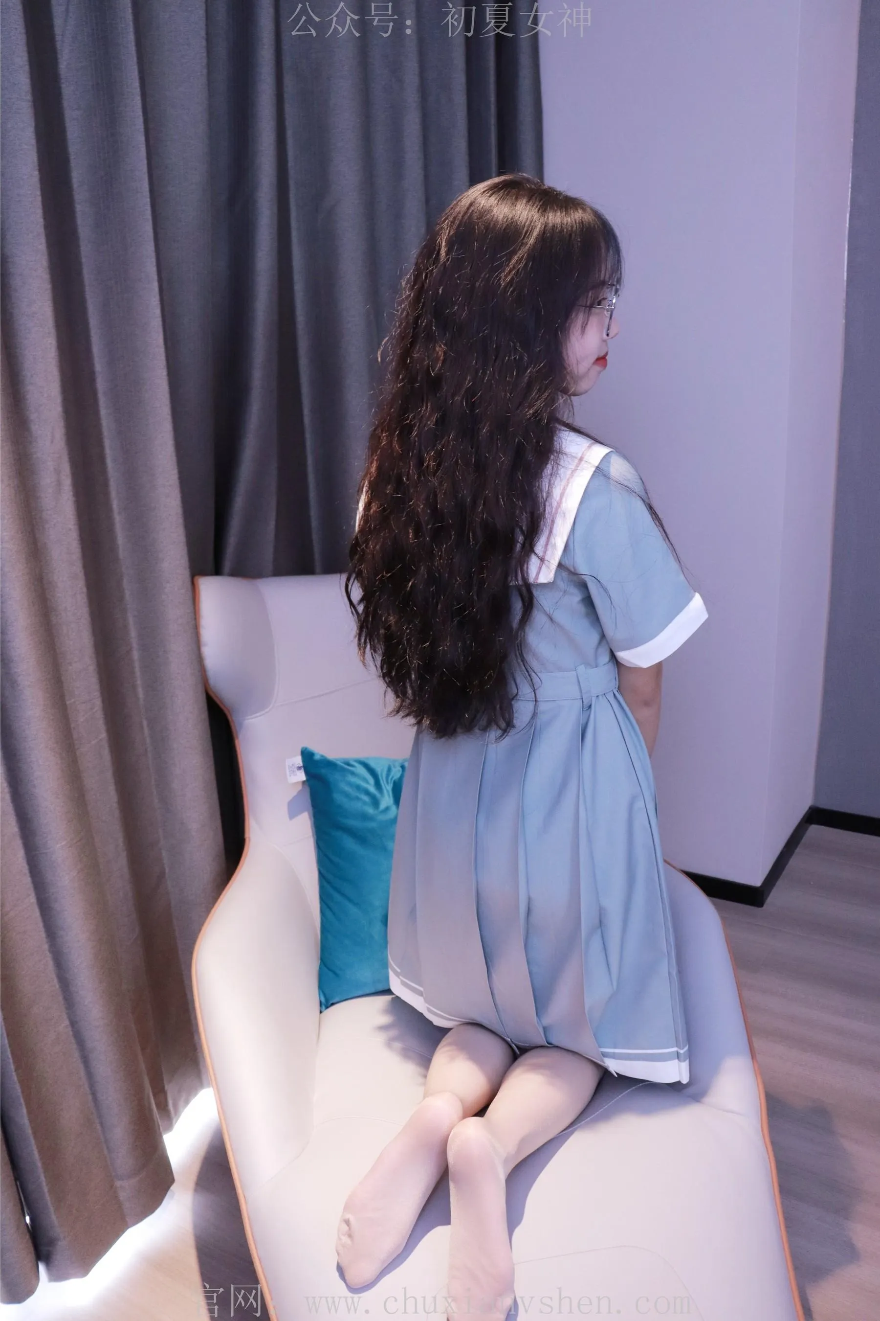 初夏女神 NO.008 雪糕 浅蓝色JK裙搭配小白鞋 [135P]插图7